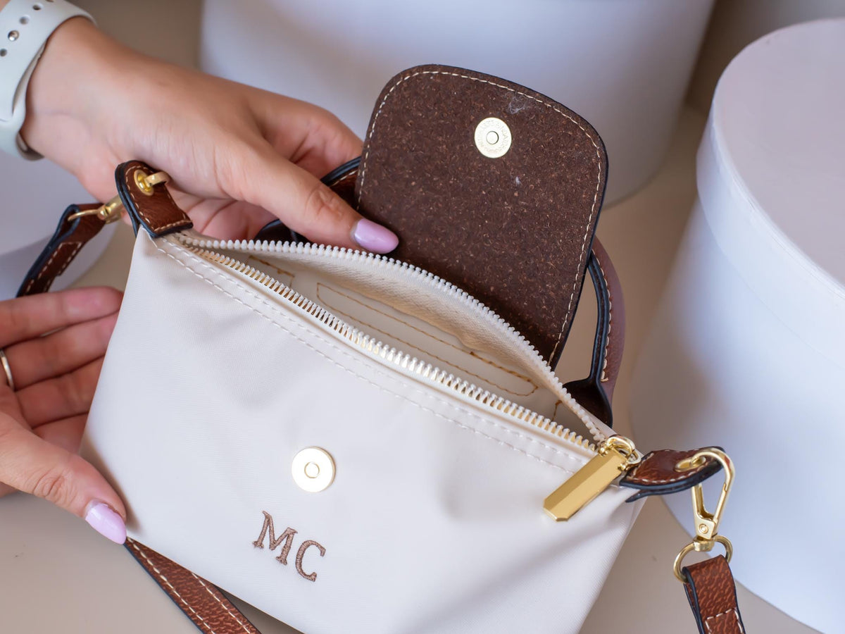 Bolsa Sling Personalizada, Bolsa Mensageiro de Náilon – Iniciais Bordadas – Tote Pequeno para Compras – Ideia de Presente de Natal Perfeita