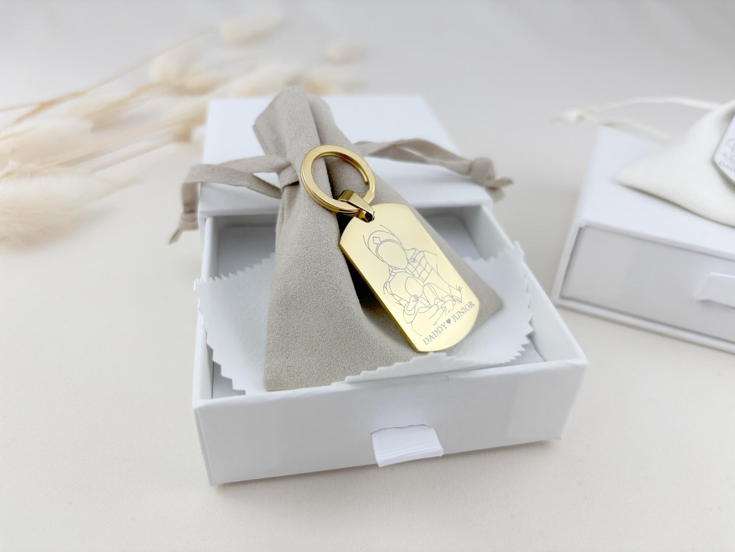 Custom Photo Outline Engraved Keychain – Personalized Daddy Gift
