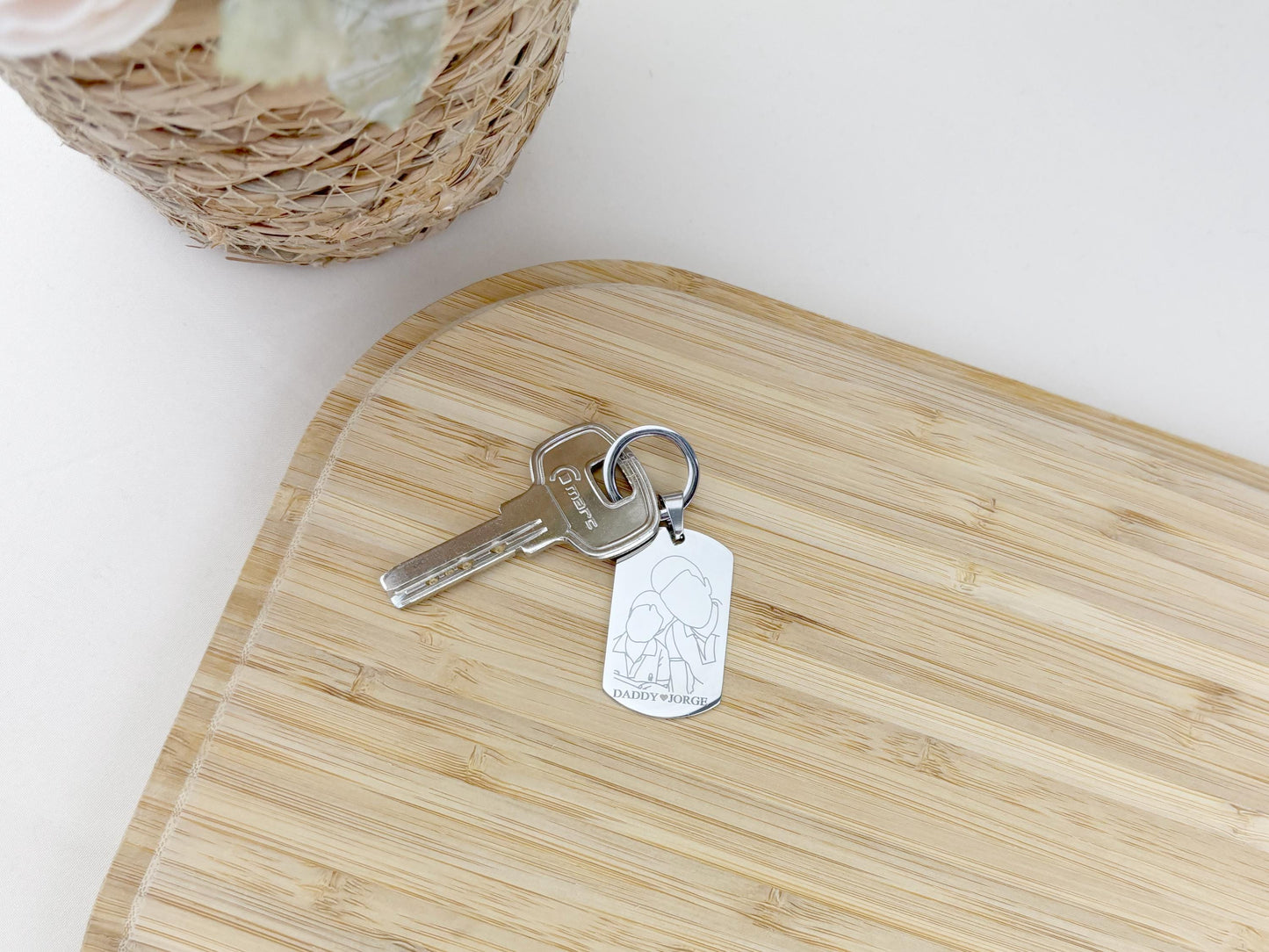 Custom Photo Outline Engraved Keychain – Personalized Daddy Gift